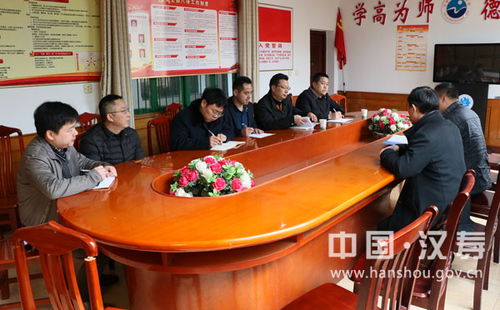 市優(yōu)化辦 市行政審批服務(wù)局督查組督查我縣行政審批中介服務(wù)事項(xiàng)清理工作