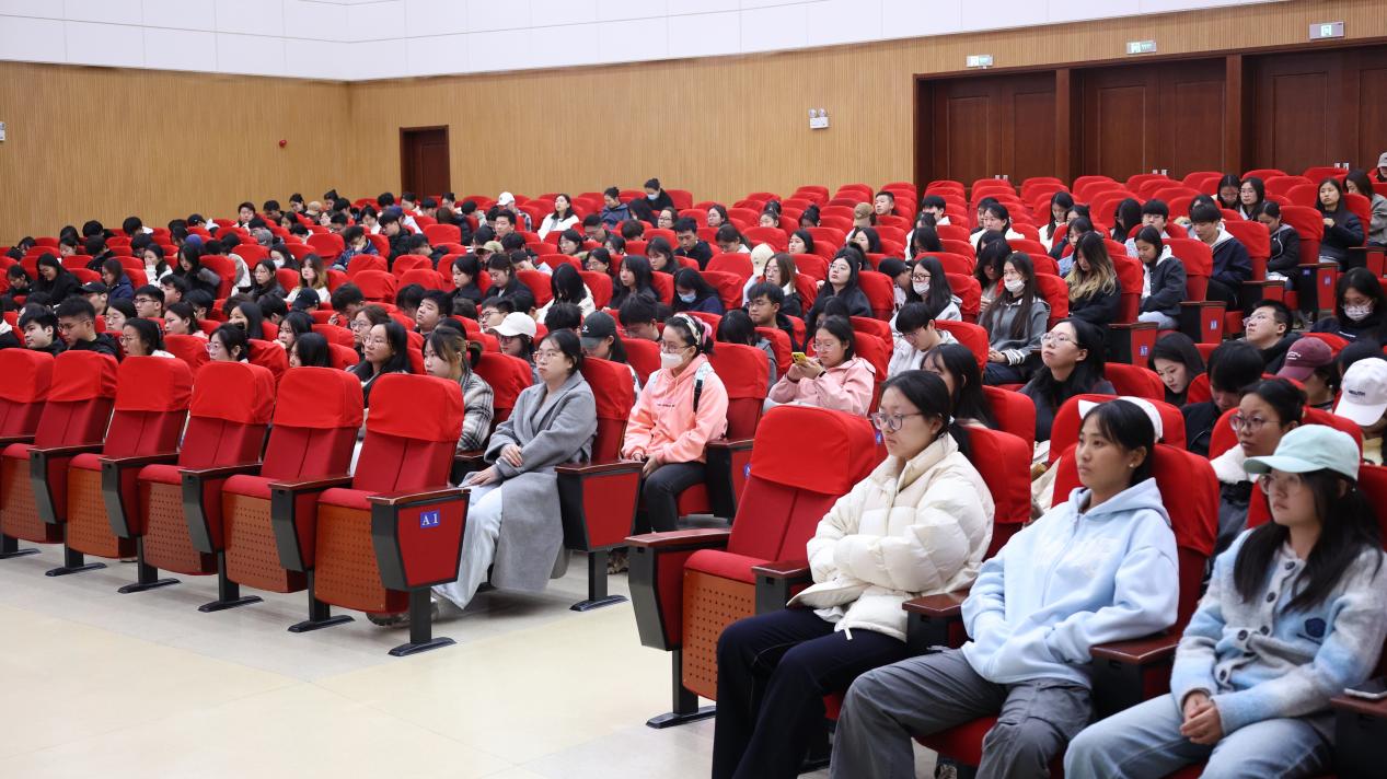 山東外事職業(yè)大學(xué)成功舉辦“就業(yè)服務(wù)進(jìn)校園”系列活動(dòng)暨2026屆畢業(yè)生就業(yè)普法講座